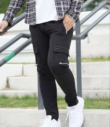 지퍼 달린 카고 부품