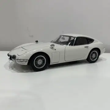 AUTO art 1/18 TOYOTA 2000GT 쿠페 화이트 5