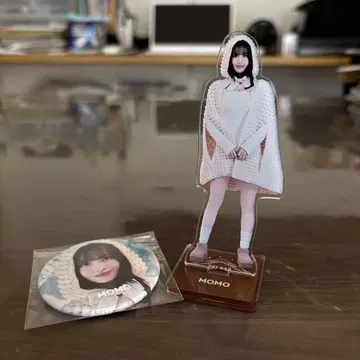 TWICE MOMO 미니 아크릴 스탠드, 캔뱃지 세트