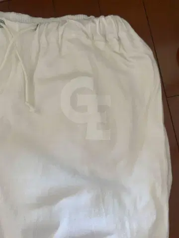 GOODENOUGH 리버서블 맨투맨 화이트 L
