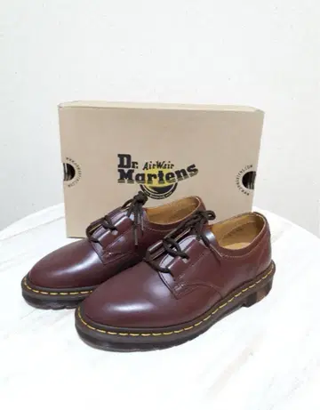 Dr.Martens 닥터마틴 3홀 새상품급