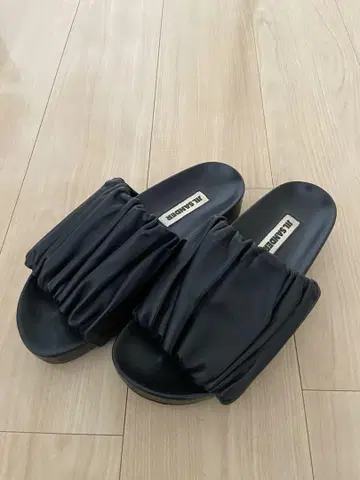 질 샌더 슬라이드 샌들 개더