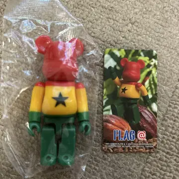 BE@RBRICK 베어브릭 FLAG