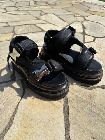 HARE 샤크 밑창 샌들 통굽