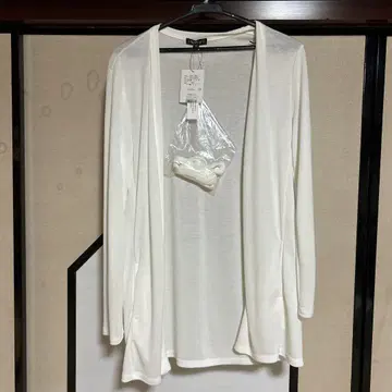 화이트 가디건 긴팔