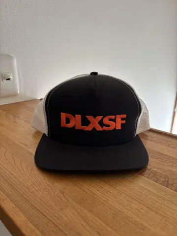 DLXSF 캡