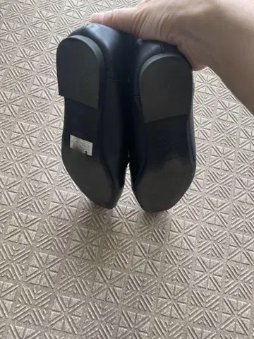 블랙 로퍼 골드 금장 장식 포함