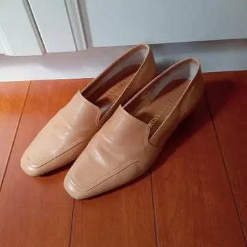 베이지 가죽 슬립온 3cm 힐