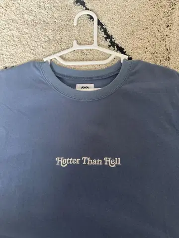 Hotter Than Hell 티셔츠 블루