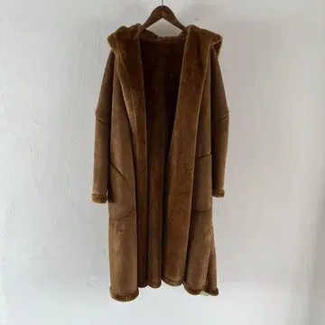 VACHEMENT 페이크 무스탕 코트 카멜