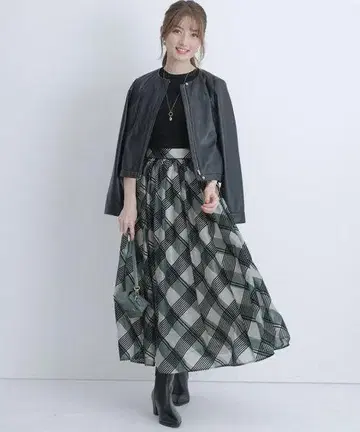 새상품 아푸와이저 리셰 플로키 체크 플레어 스커트