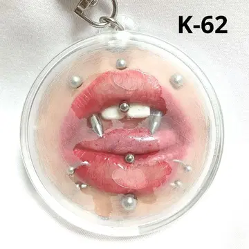 ( K-62 ) 흐린 유리 너머의 키스, 키링 ( 대 )