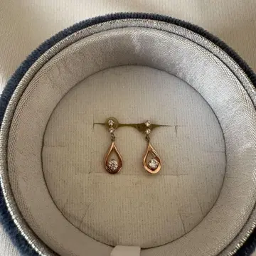 티어드롭형 귀걸이 다이아몬드풍 스톤 포함