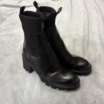 새상품급 ZARA 사이드 고어 부츠 삭스 부츠 통굽 트랙 밑창 블랙
