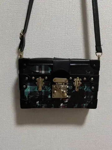 NieR BOX SHOULDER BAG