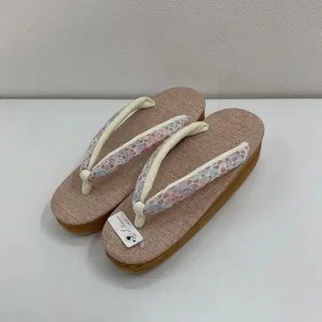 [ 미사용 새상품 조리 카렌 로쏘 베이지 모던 패턴 원단 ]