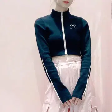 lilLilly 크롭 참 리브 니트 가디건 블랙