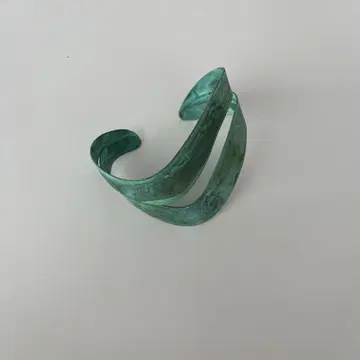 아가트 그린 컬러 물결 디자인 뱅글