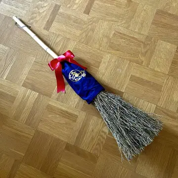 마녀 배달부 키키 키키의 빗자루