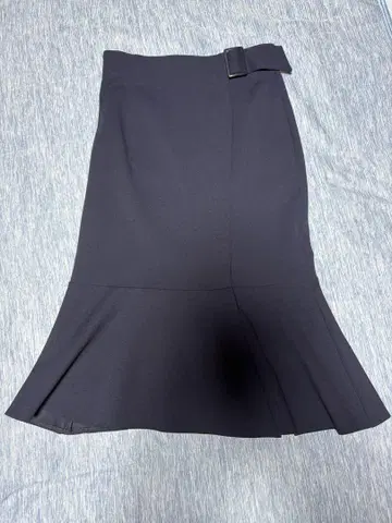 블랙 플레어 스커트 벨트 포함