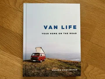 VAN LIFE: YOUR HOME ON THE ROAD 폭스바겐 버스