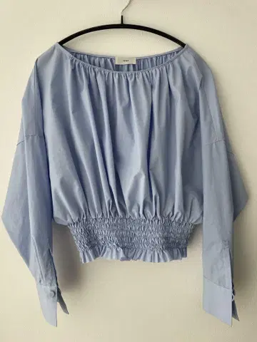 IENA 라이트 블루 벌룬 슬리브 셔츠