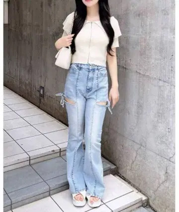 INGNI 잉그 사이드 리본 컷 아웃 플레어 데님 팬츠