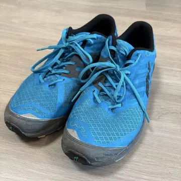 INOV8 트레일 러닝화