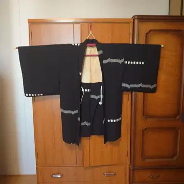 블랙 겉옷 화이트 무늬 포함
