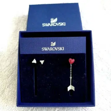 [미사용 새상품] Swarovski 하트와 화살 귀걸이 세트