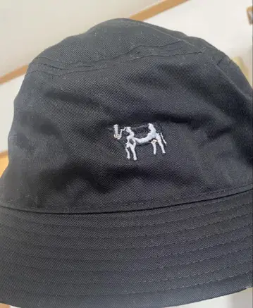블랙 소 자수 버킷햇