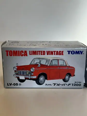 토미카 LIMITED VINTAGE 블루버드 1200 LV-05