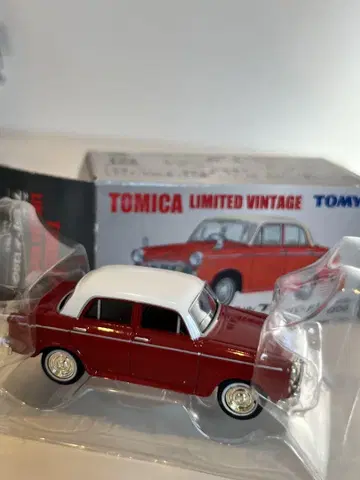 토미카 LIMITED VINTAGE 블루버드 1200 LV-05