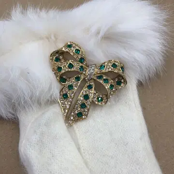 NINARICCI 에메랄드 그린 리본 브로치