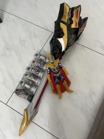 울트라맨 검과 피규어 세트