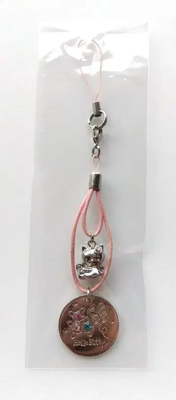 헤이세이 레트로 헬로키티 어른 키티 메탈 참 큐빅 스트랩