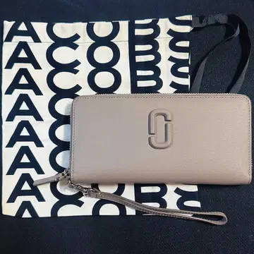 Marc Jacobs 베이지 장지갑 쇼핑백 포함
