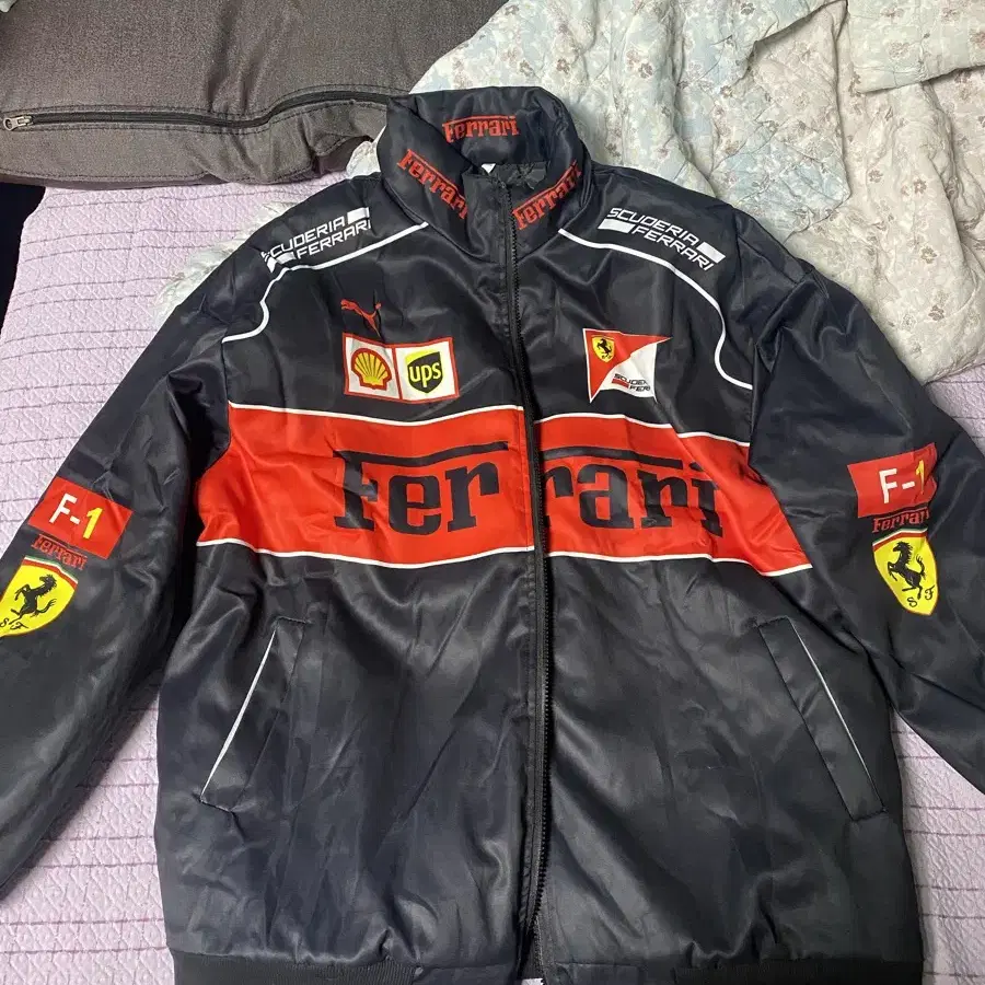 Ferrari ジャケット　海外　韓国 Ferrari ジャケット 海外 韓国