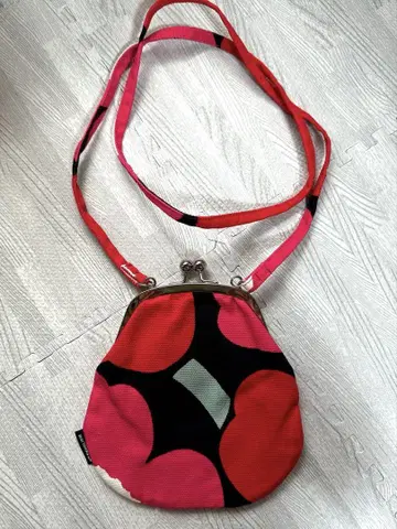 [ 새상품급 ] marimekko/마리메꼬 UNIKKO 가마구치 미니백