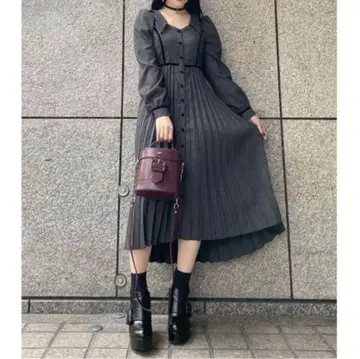 새상품급 EATME 백 리본 오픈 카라 원피스