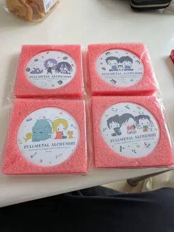 강철의 연금술사 x 산리오 캔 거울 4종 세트