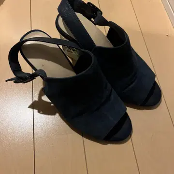 HIMIKO 네이비 스웨이드 & 크리스탈 힐 샌들 22.5cm