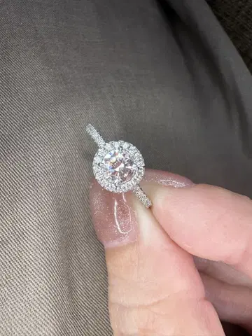 이노베 0.42ct D 컬러