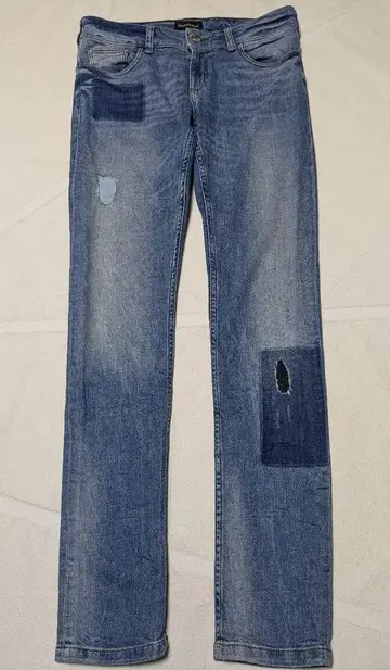 EMPORIO ARMANI 엠포리오 아르마니 DAKOTA 스키니 데님