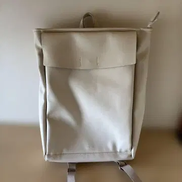 심플 베이지 백팩