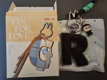 러브브 PIN FOR LOVE 알파벳 펜던트 R