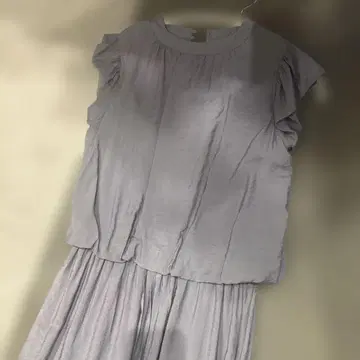 그레이 반팔 플레어 실루엣 원피스