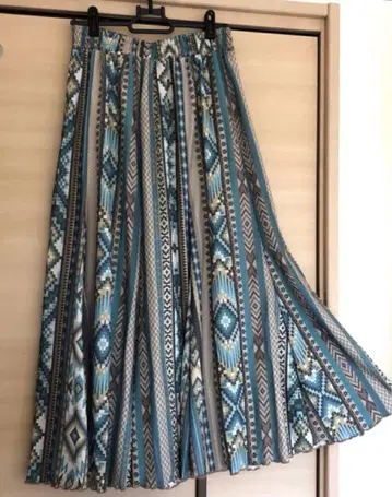 티티카카 패브릭 프린트 저지 스커트 베이지