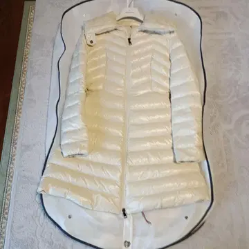 MONCLER 여성용 아이보리 후드 부착 다운 자켓 사이즈 O