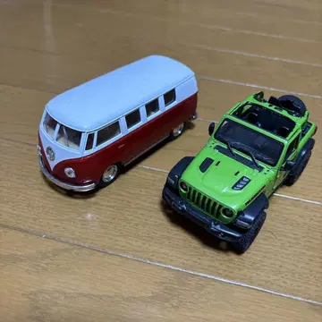 VW 버스와 Jeep 랭글러 루비콘 미니카 세트 풀백